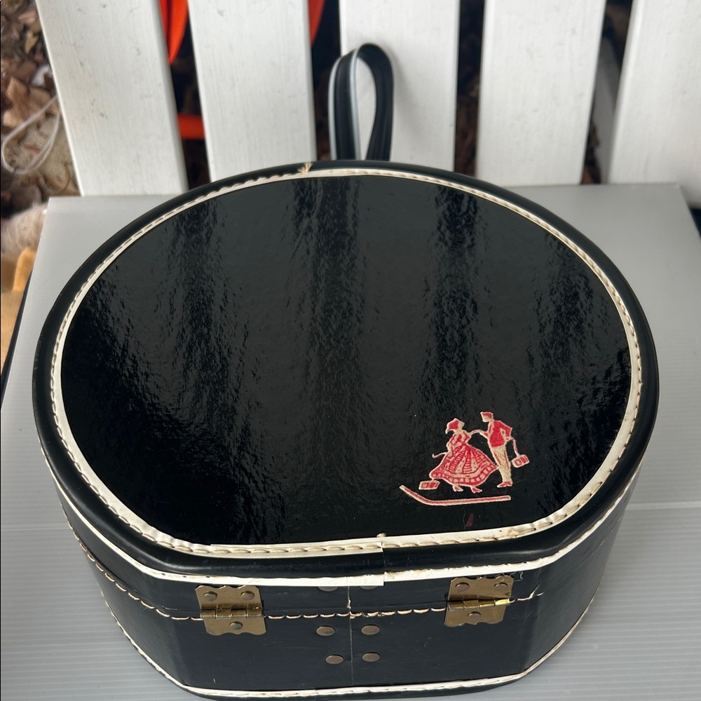 Vintage Black and White Travel Bag Set - Picture 9 of 14